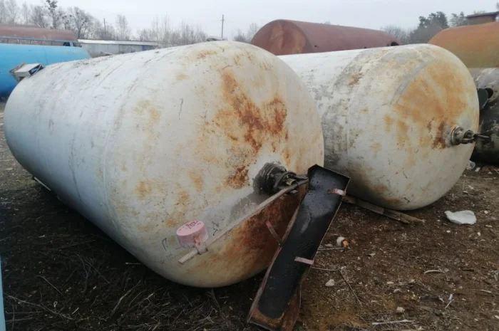 Емкость металлическая 5м3, бак для воды, резервуар ргс для гсм- фото № 3