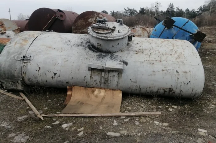 Емкость металлическая 5м3, бак для воды, резервуар ргс для гсм- фото № 4