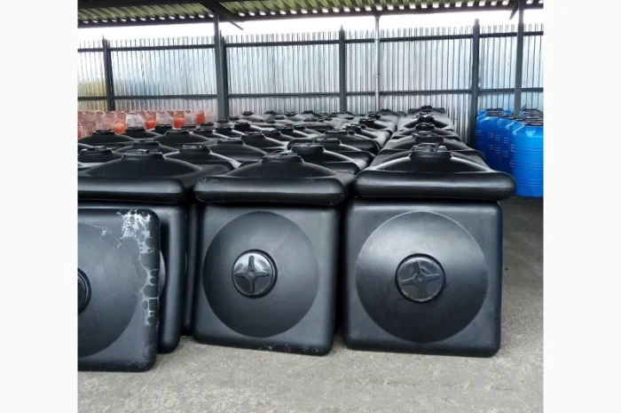 Пластиковые бочки для летнего душа- фото № 1