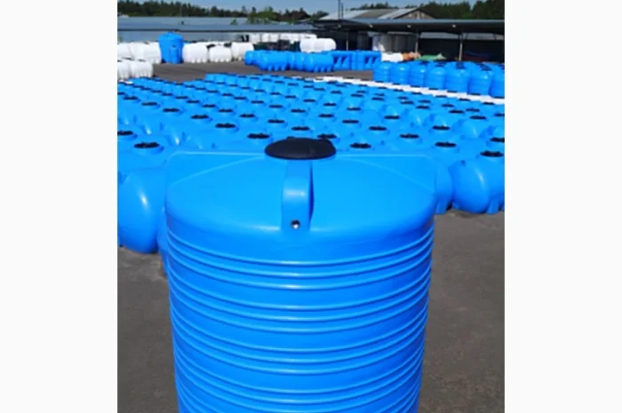 Пластиковая кубовая емкость для воды в Киеве- фото № 1