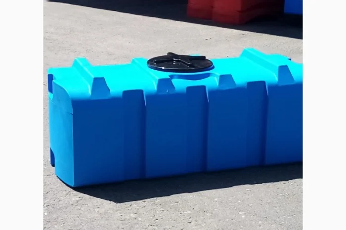 Пластиковый бак для воды – удобная емкость- фото № 1