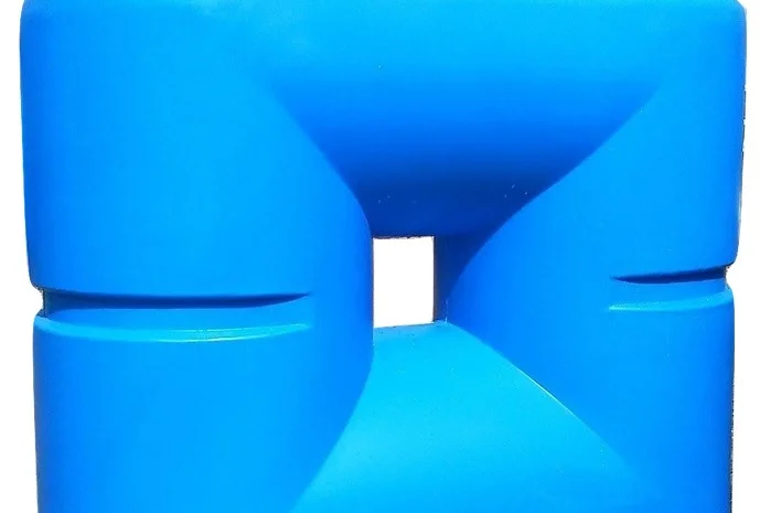 Узкая емкость В-1000 литров в продаже- фото № 1