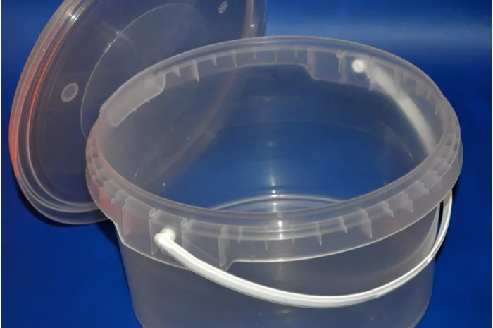 Пластикове ведро з кришкою для упаковки- фото № 1