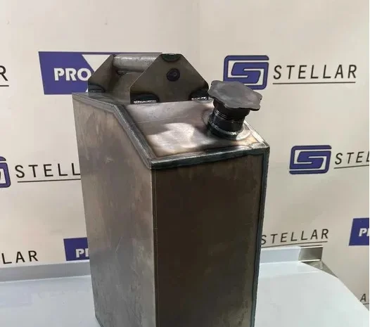 Канистра алюминиевая, н/ж и металлическая 5, 10, 20л- фото № 3