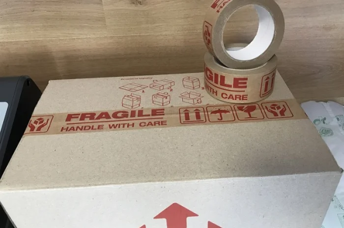 Бумажный крафт скотч с логотипом FRAGILE (ХРУПКОЕ) 48 мм х 50 м Viskom- фото № 1