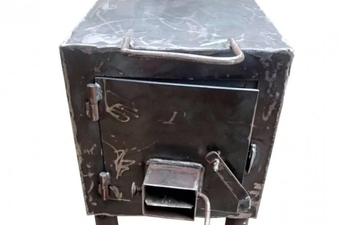 Буржуйка – універсальна металева піч для обігріву та приготування їжі- фото № 1