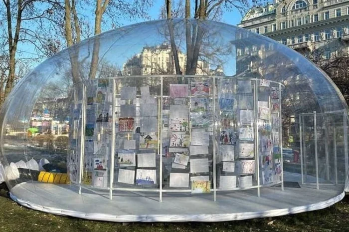 Светящаяся уличная реклама- фото № 3