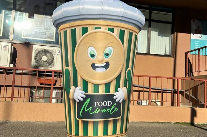 Светящаяся уличная реклама- фото № 4