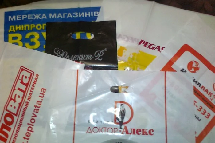 Широкоформатная флексопечать, пакеты, конверты, чехлы, упаковка для химчисток- фото № 3