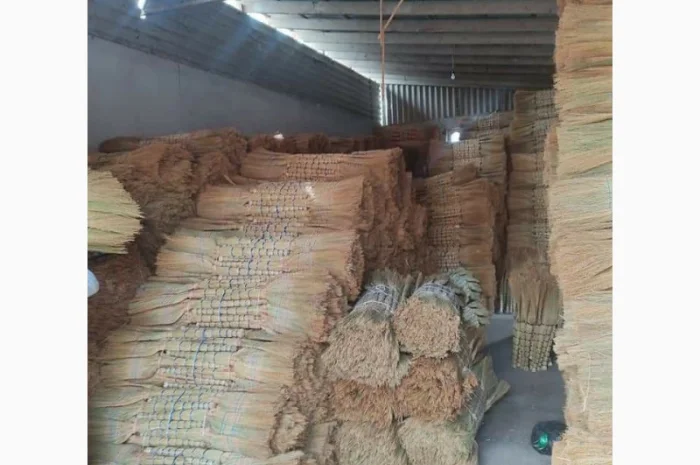 Веник сорго оптом за вигідною ціною- фото № 5