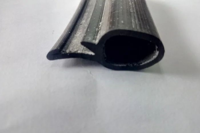 Резиновый уплотнитель- фото № 1