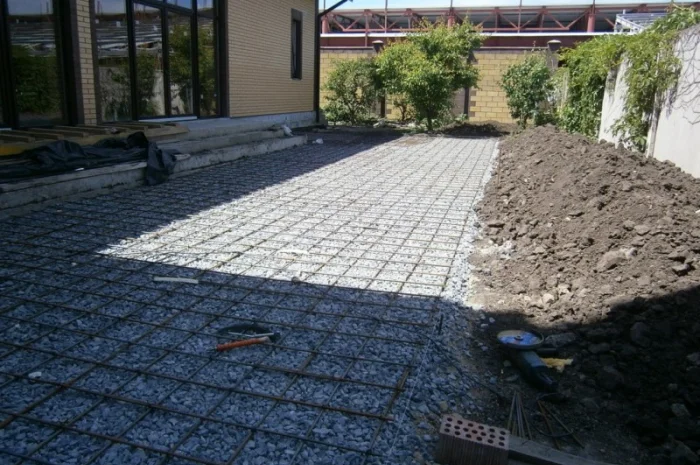 Бетонирование площадки под стоянку- фото № 1