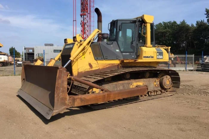 Бульдозер Komatsu D65PX-15E0 б/у в продаже- фото № 1