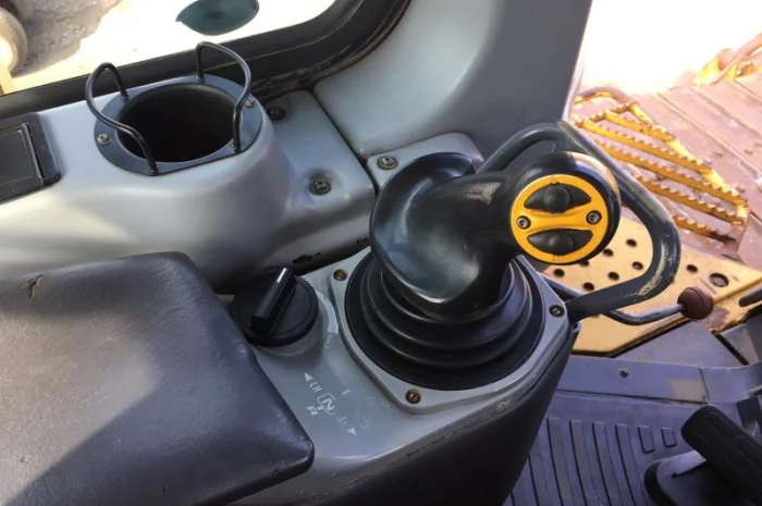 Бульдозер Komatsu D65PX-15E0 б/у в продаже- фото № 11