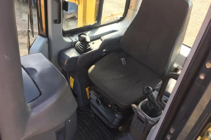 Бульдозер Komatsu D65PX-15E0 б/у в продаже- фото № 4