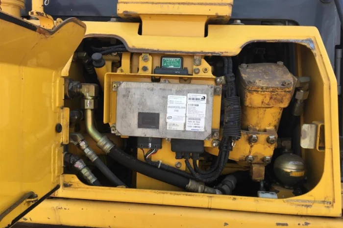 Бульдозер Komatsu D65PX-15E0 б/у в продаже- фото № 6