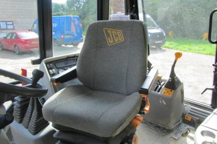 Екскаватор-навантажувач JCB 3CX у Києві- фото № 7