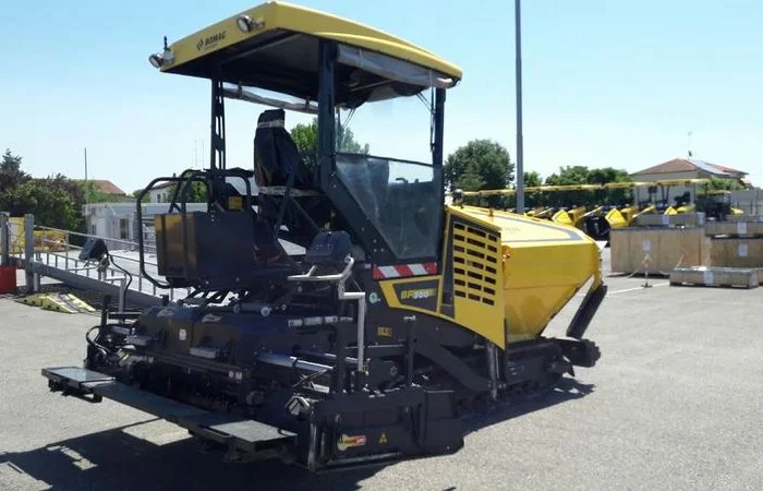Асфальтоукладчик Bomag BF 300 C в продаже- фото № 11