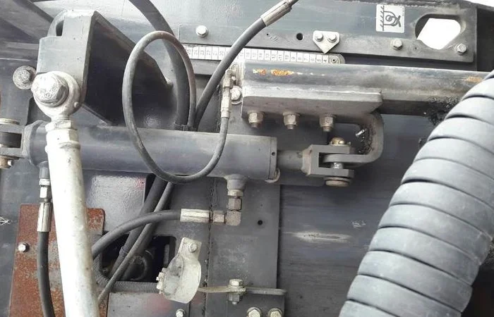 Асфальтоукладчик Bomag BF 300 C в продаже- фото № 5