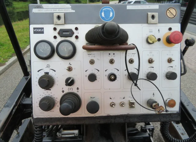 Асфальтоукладчик Vogele Super 800 – строительная техника б/у- фото № 5