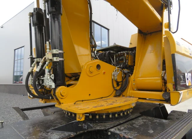 Грейферный перегружатель Caterpillar M318D на продажу- фото № 4