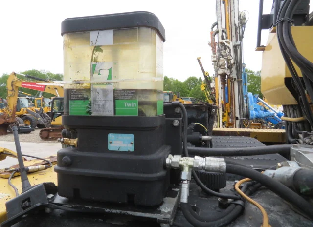 Грейферный перегружатель Caterpillar M318D на продажу- фото № 16