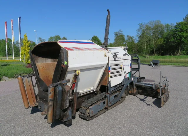 Асфальтоукладчик Bomag BF223 в продаже- фото № 1