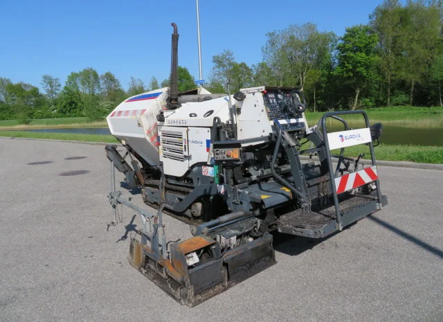 Асфальтоукладчик Bomag BF223 в продаже- фото № 3