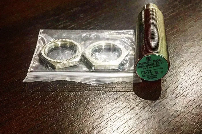 Індуктивний датчик Pepperl+Fuchs NBB5-18GM50-E2-V1 на складі- фото № 2