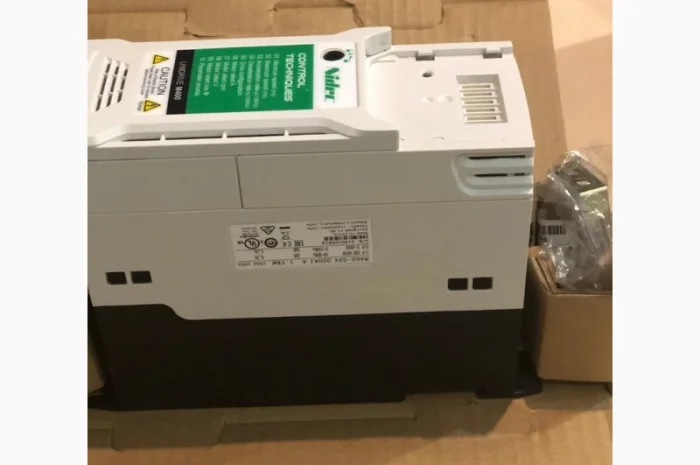 Частотний перетворювач Emerson 'Unidrive' M400-024 00041 у продажу- фото № 3