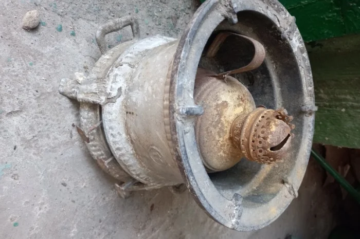 Старинная антикварная керосиновая лампа- фото № 1