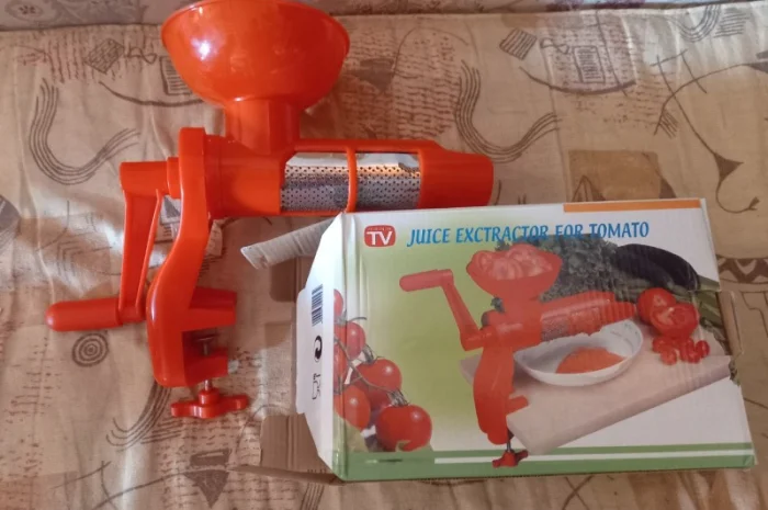 Нова соковижималка для помідор та ягід недорого- фото № 2