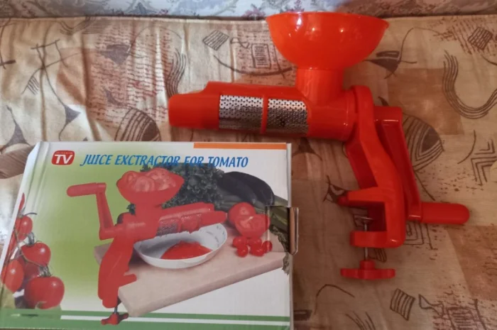 Нова соковижималка для помідор та ягід недорого- фото № 3