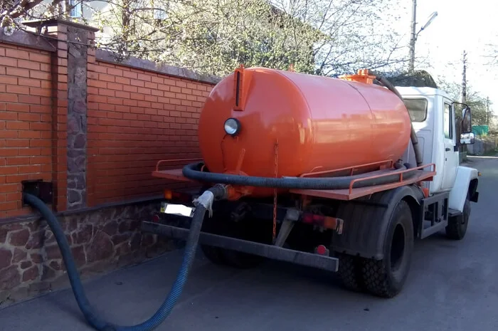 Викачування вигрібних ям у м. Конотоп та районі- фото № 1