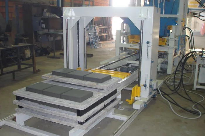 Вибропресс для производства тротуарной плитки R-400 Эконом (400-500 м2/смена)- фото № 17