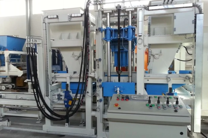 Вибропресс для производства тротуарной плитки R-400 Эконом (400-500 м2/смена)- фото № 16