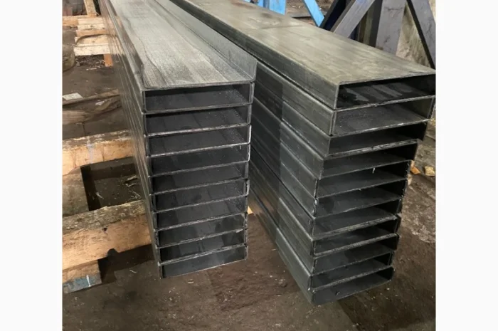 Гнутый оцинкованный профиль 150х50х3, 0мм- фото № 1