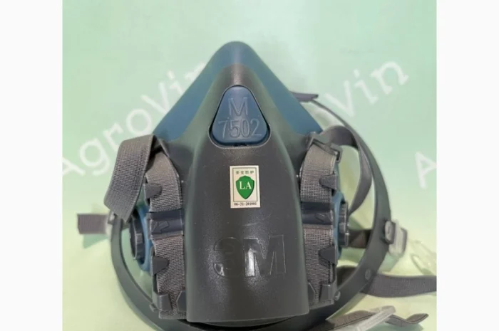 Респираторная маска 3М 7502 с фильтрами 6001- фото № 4