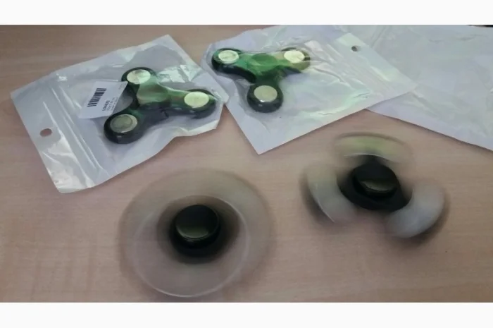 Успокоитель нервов, Спиннер, Fidget Spinner, для пальцев, вертушка, крутилка- фото № 6