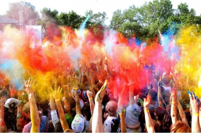 Фарба Холі – яскраві та безпечні фарби для свят- фото № 2