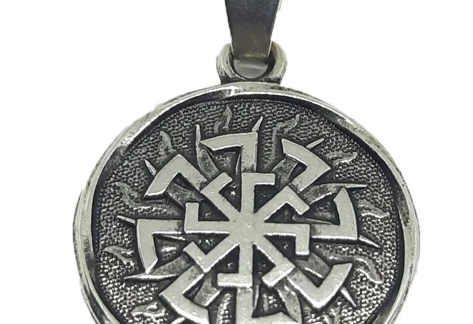 Слов'янський оберіг "Світовіт" - захист і символ сили- фото № 1