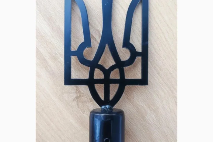 Наконечник на флагшток для флага с гербом Тризуб- фото № 1