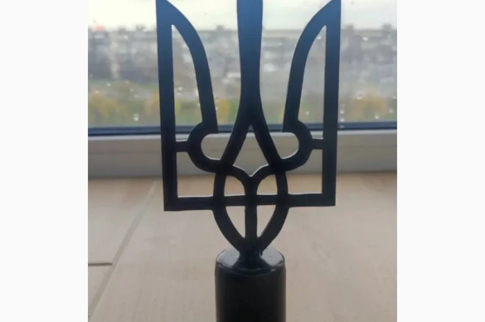 Наконечник на флагшток для флага с гербом Тризуб- фото № 2