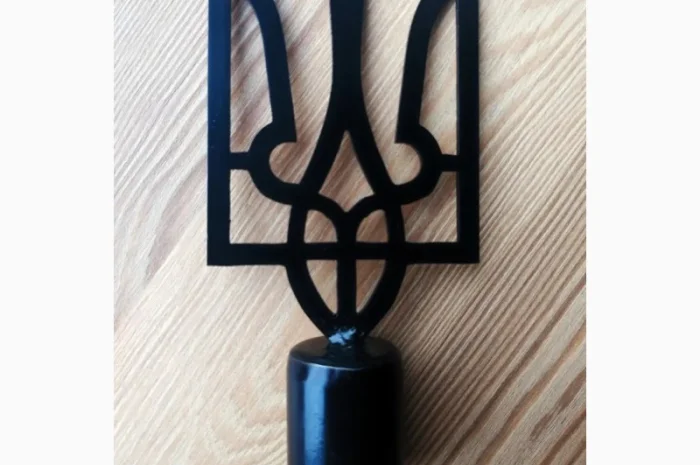 Наконечник на флагшток для флага с гербом Тризуб- фото № 4