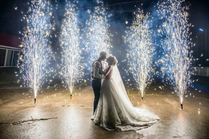 Сценічний холодний фонтан Silver, висота 2м, час горіння 30с- фото № 5