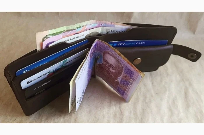 Кожаный кошелек с зажимом для денег и гравировкой на заказ- фото № 4