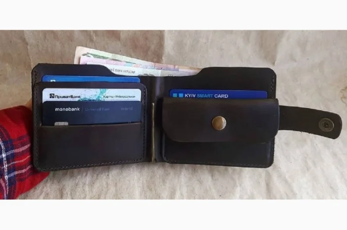 Кожаный кошелек с зажимом для денег и гравировкой на заказ- фото № 5