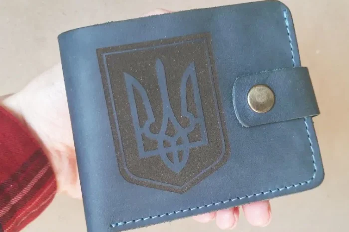 Кожаный кошелек с гравировкой, Русский военный корабль, иди нах#й- фото № 1