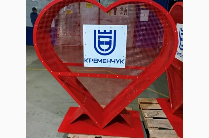 Контейнер для сбора ПЭТ в форме сердца- фото № 5