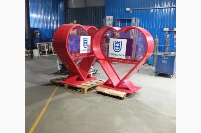 Контейнер для сбора ПЭТ в форме сердца- фото № 2